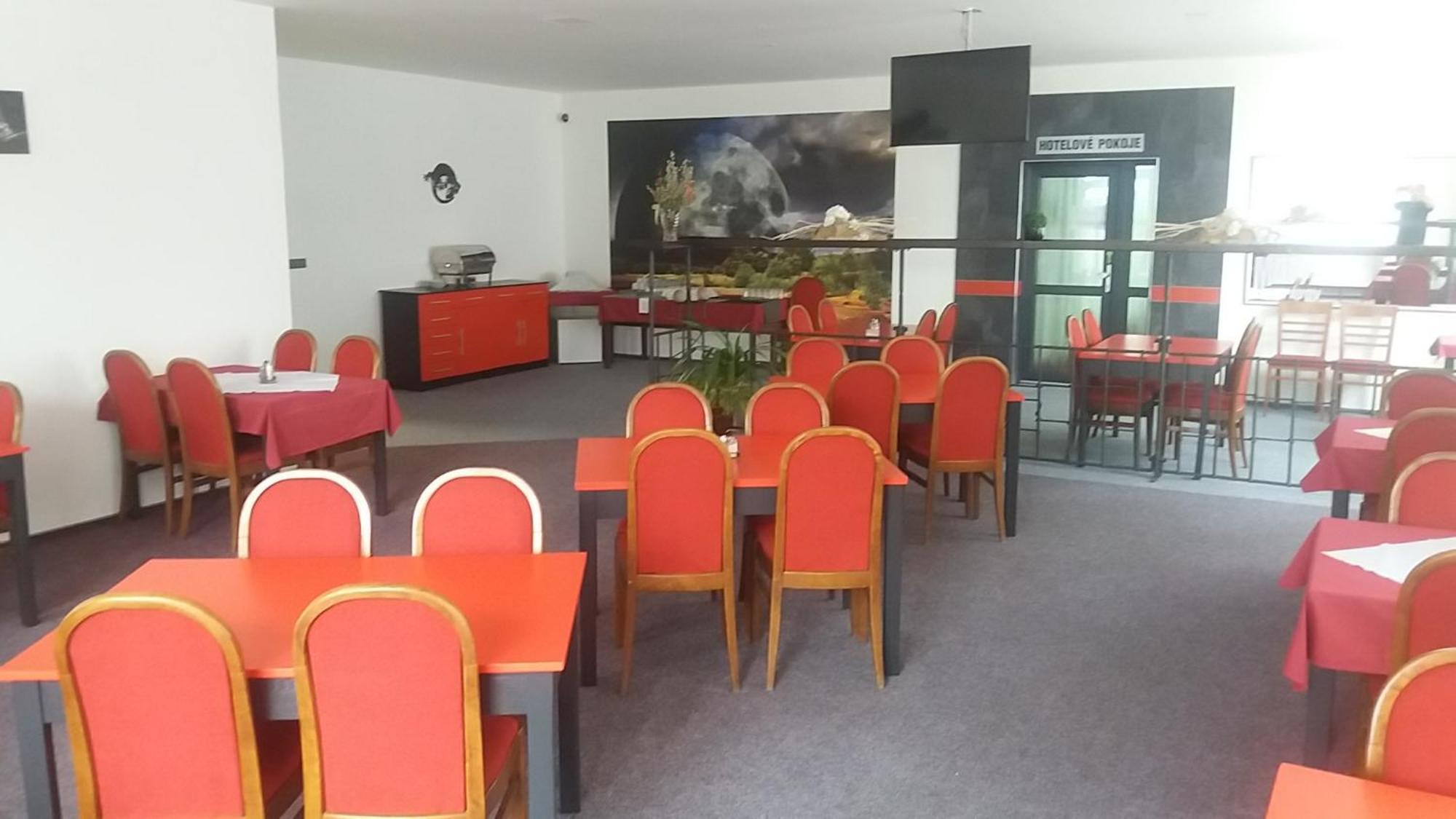 Motel Pavov イフラヴァ エクステリア 写真
