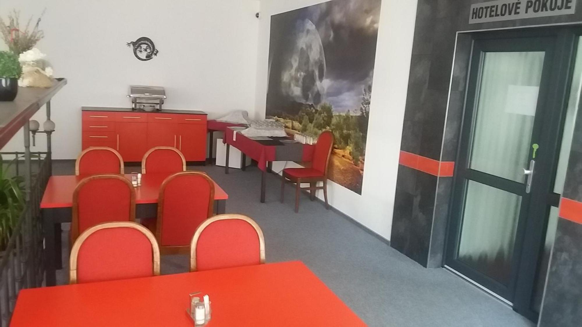 Motel Pavov イフラヴァ エクステリア 写真