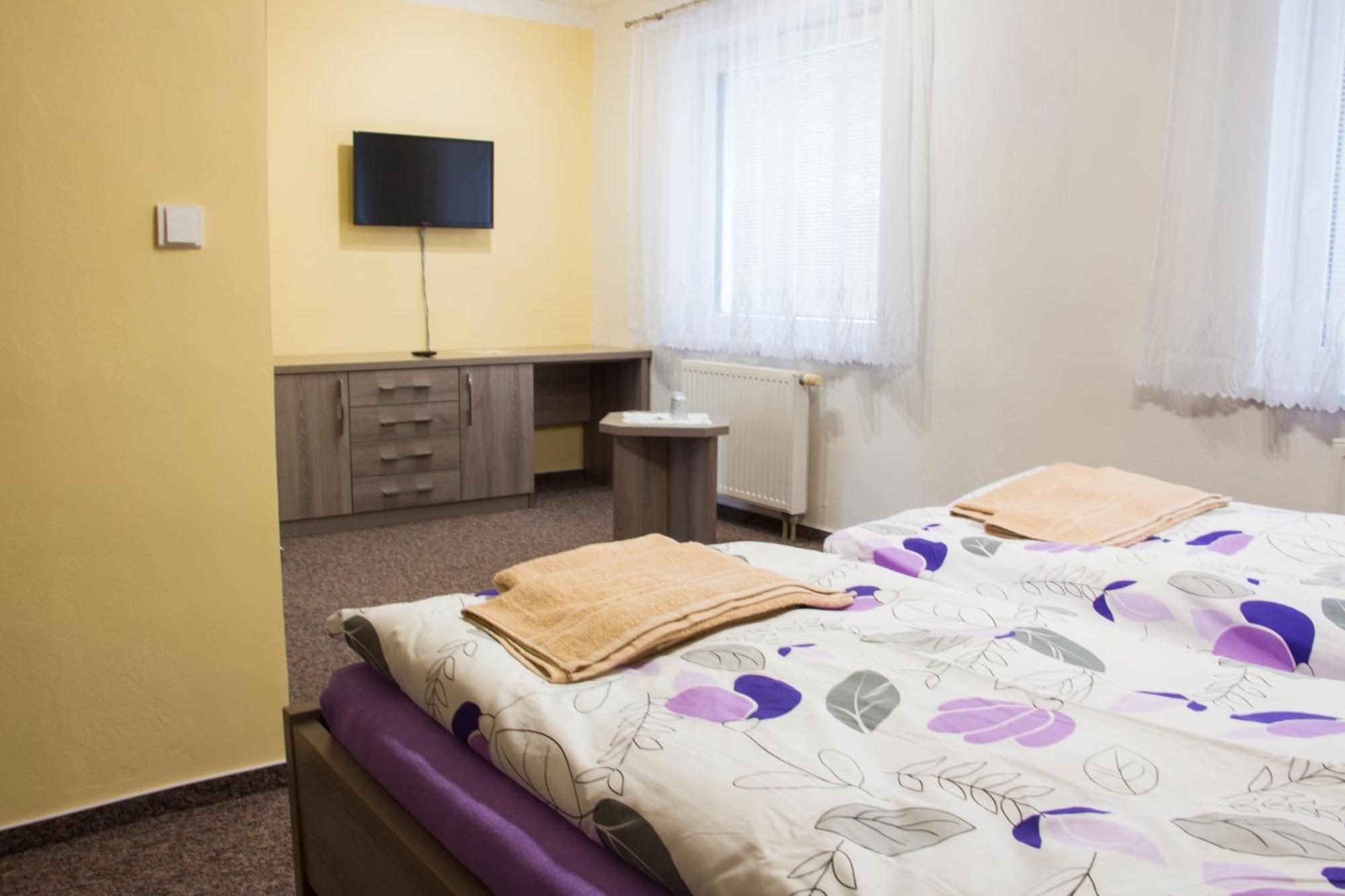 Motel Pavov イフラヴァ エクステリア 写真