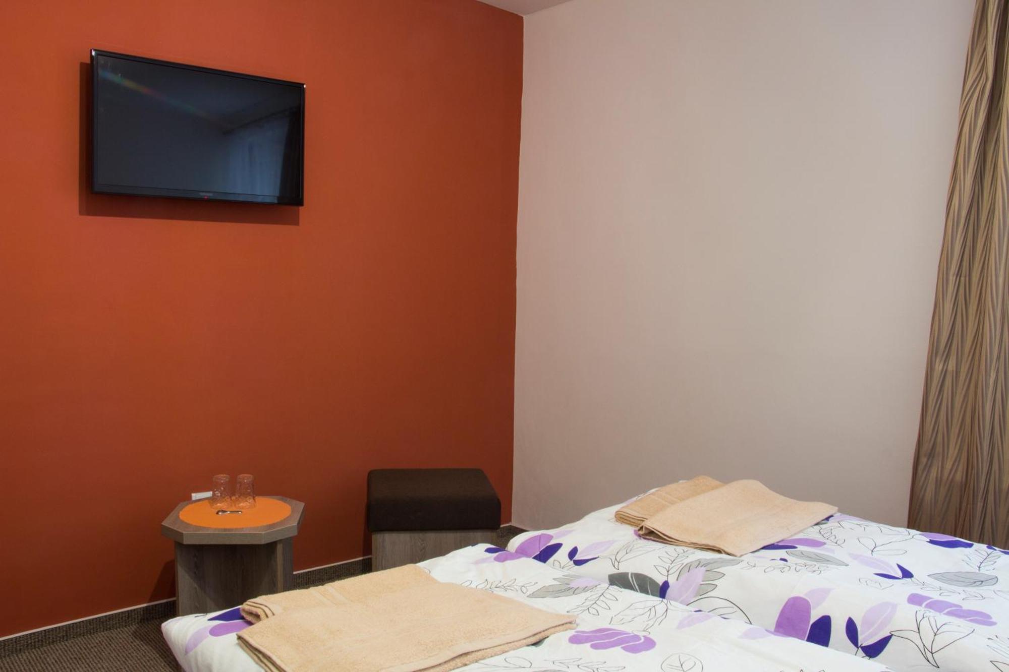Motel Pavov イフラヴァ エクステリア 写真