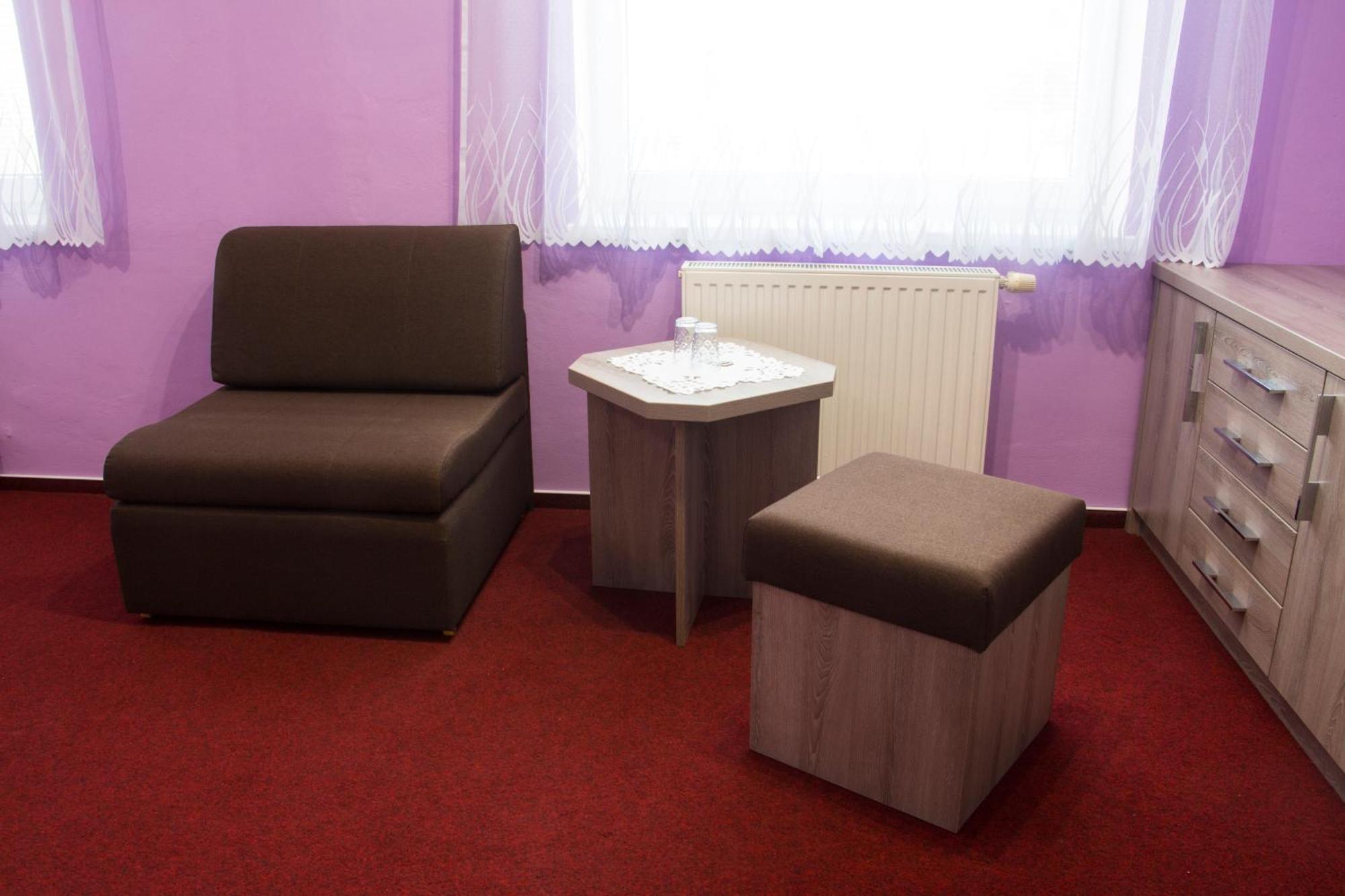 Motel Pavov イフラヴァ エクステリア 写真